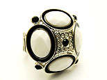 Stunning Chunky 40mm Black & White Ring Size 8